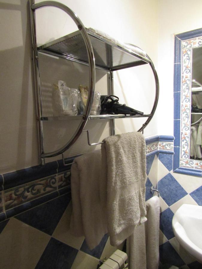 Hostal Paquita Allepuz Kültér fotó