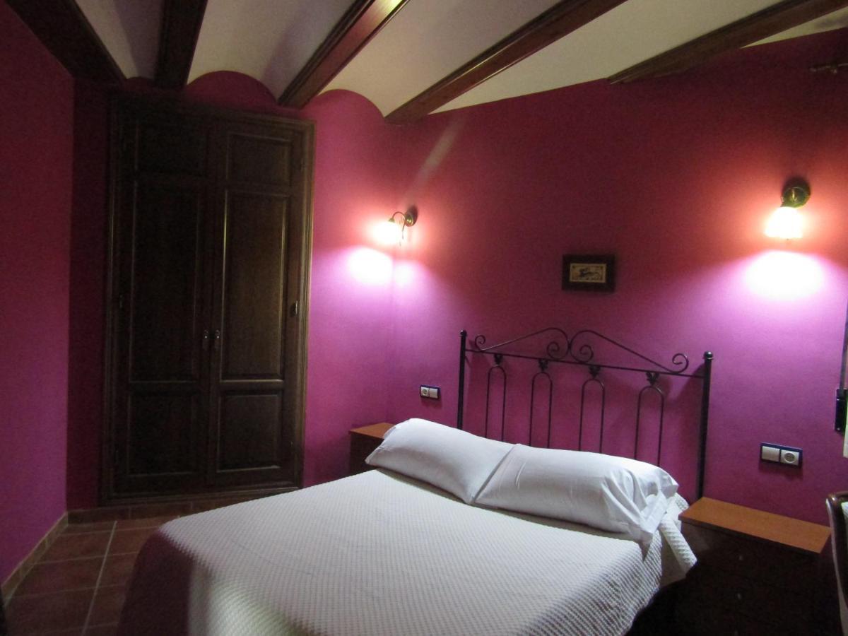 Hostal Paquita Allepuz Kültér fotó