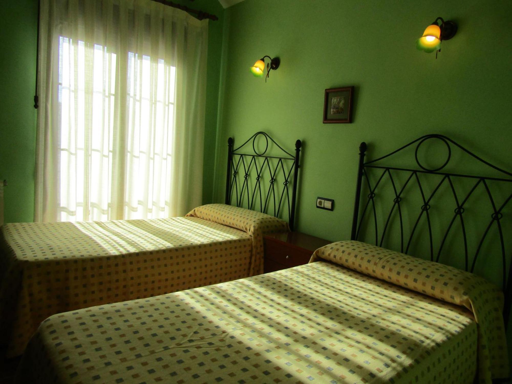 Hostal Paquita Allepuz Kültér fotó