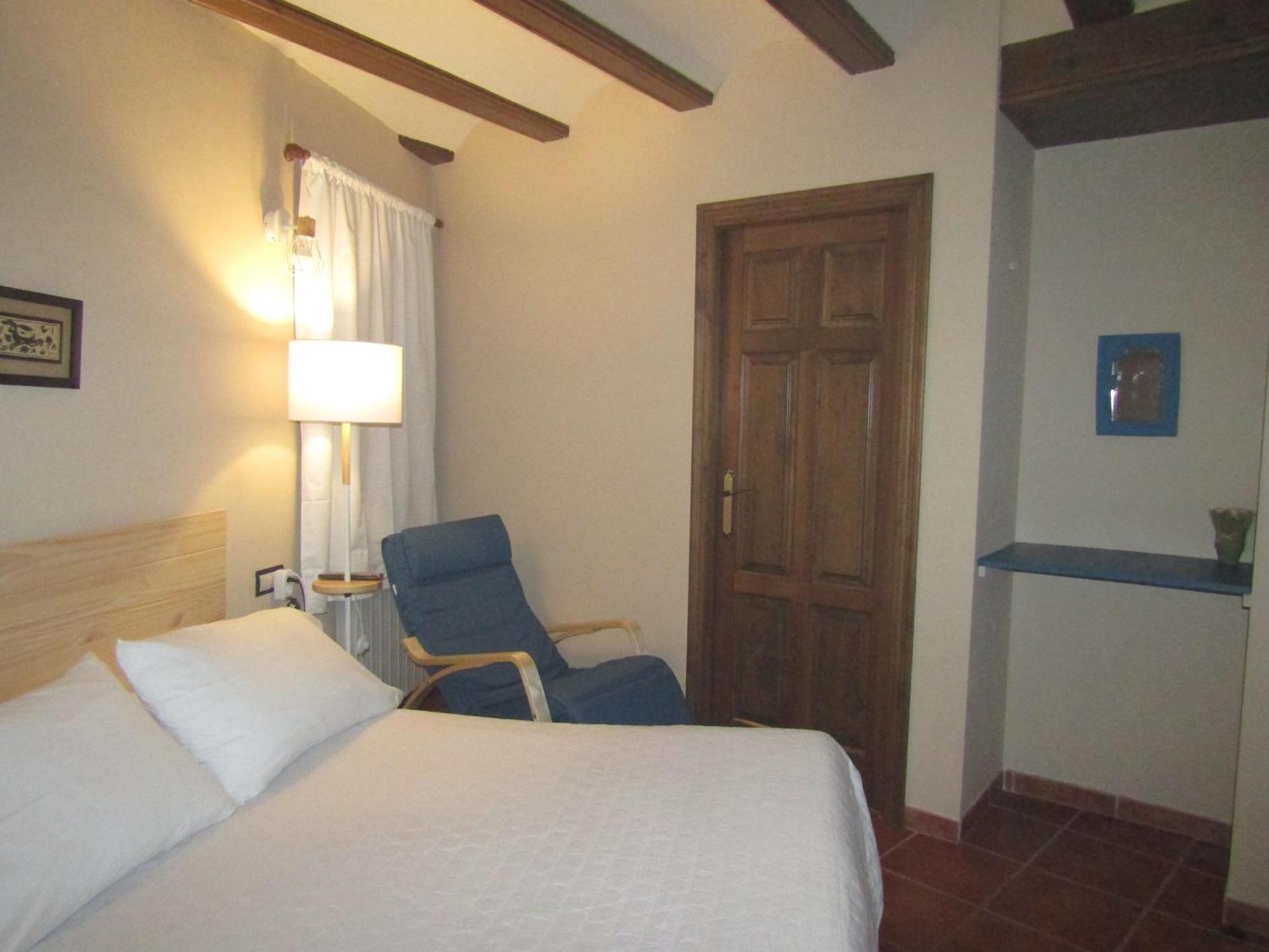 Hostal Paquita Allepuz Kültér fotó
