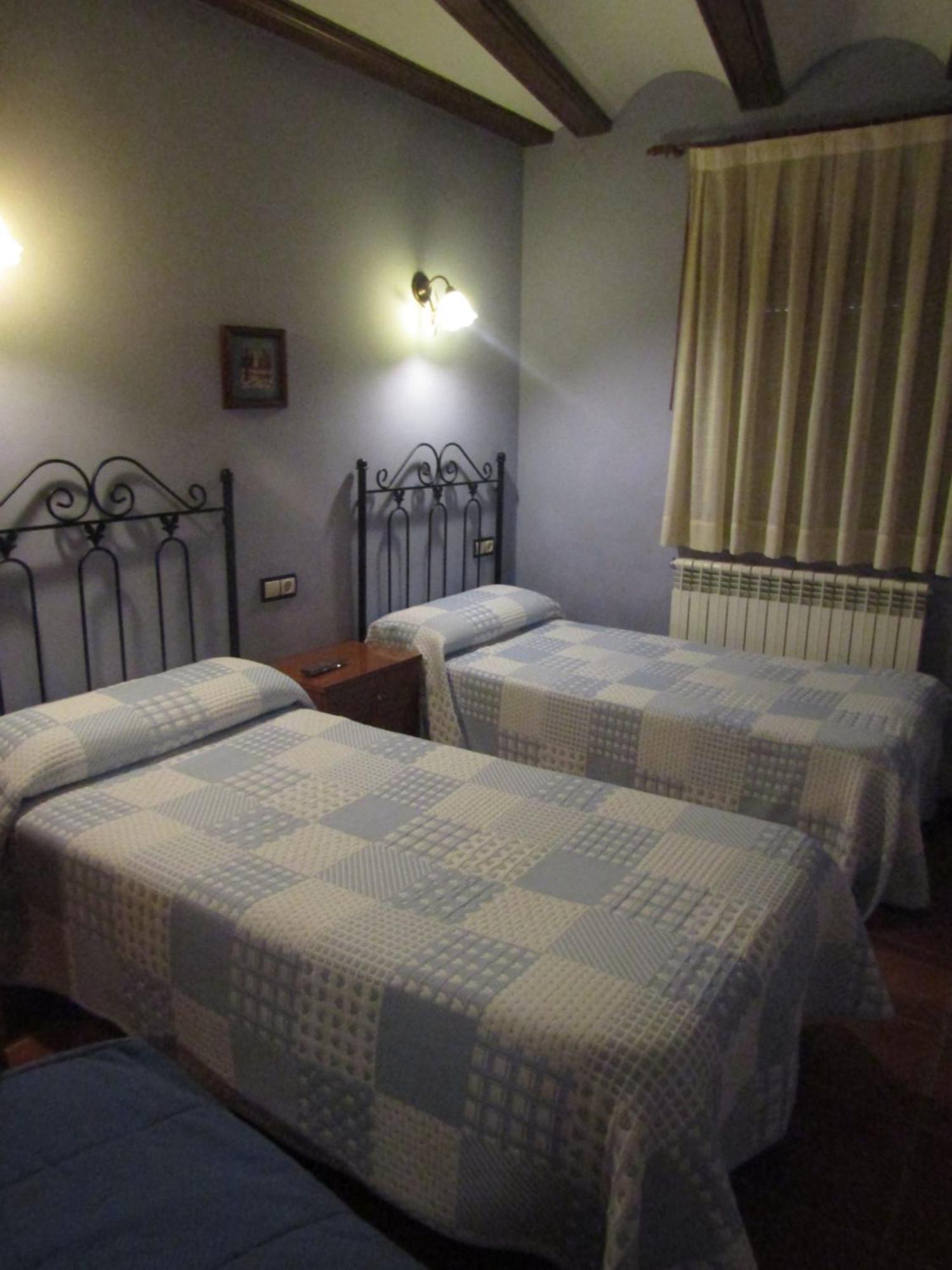 Hostal Paquita Allepuz Szoba fotó